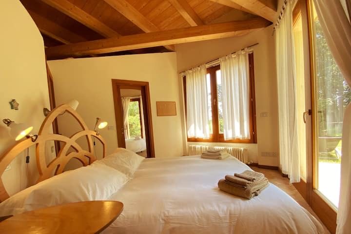 Arched ceiling bedroom